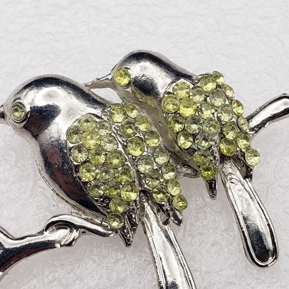Lovebirds Sitting On a Branch Rhinestone Feathers Brooch - Picture 3 of 9